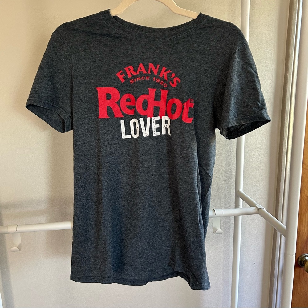 ⭐️ Frank’s RedHot Lover graphic tee